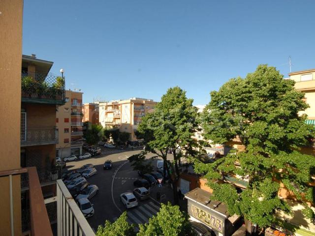Quadrilocale in vendita a Roma, Portuense