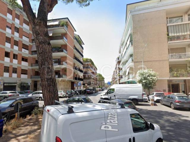 Quadrilocale in vendita a Roma piazza Attilio Friggeri, Balduina