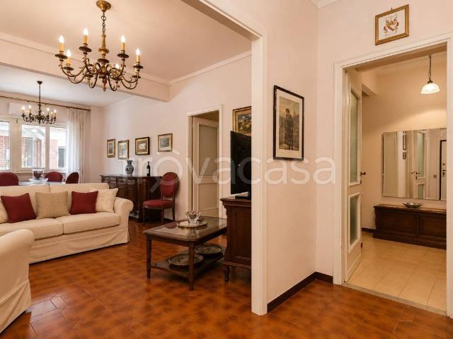 Quadrilocale in vendita a Roma via Mare di Bering, 40, Ostia Levante