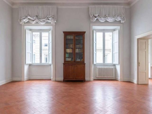 Quadrilocale in vendita a Roma via Nazionale, Monti