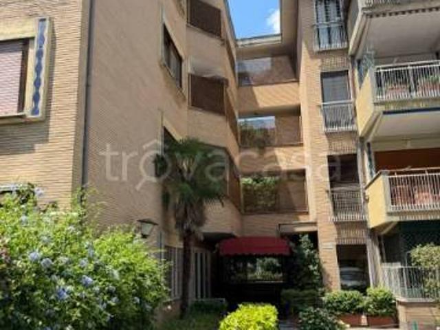 Quadrilocale in vendita a Roma via Angelo Messedaglia, Fleming