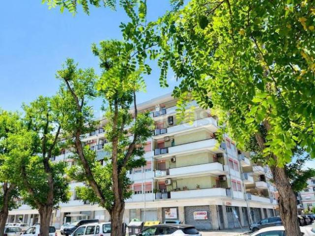 Quadrilocale in vendita a Roma via Antonio Zotti, Ostia Ponente