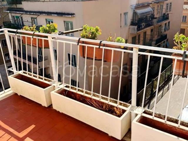 Quadrilocale in vendita a Roma via Archimede, Euclide