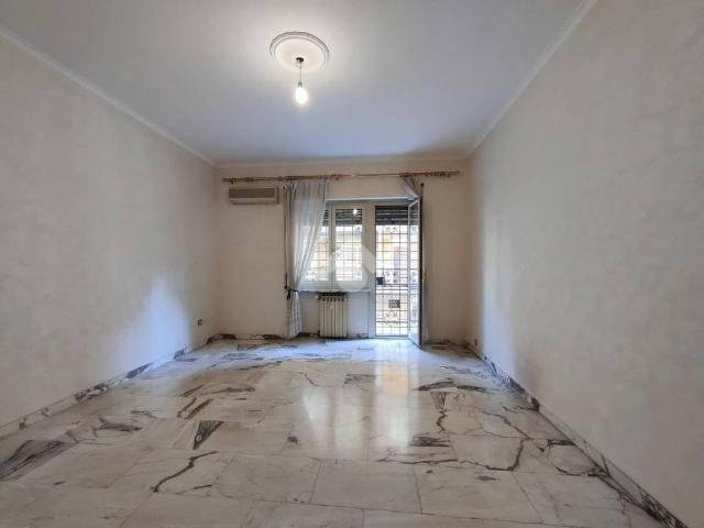 Quadrilocale in vendita a Roma via Caio Canuleio, 83, Appio Claudio Statuario