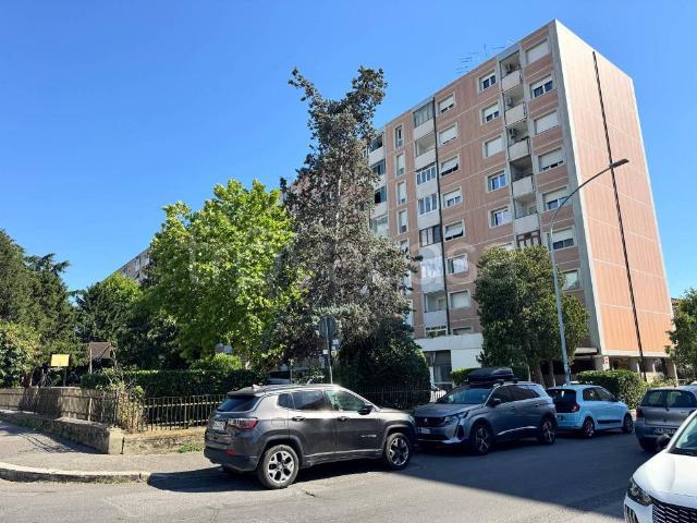 Quadrilocale in vendita a Roma via Candido Manca, Tor de' Cenci
