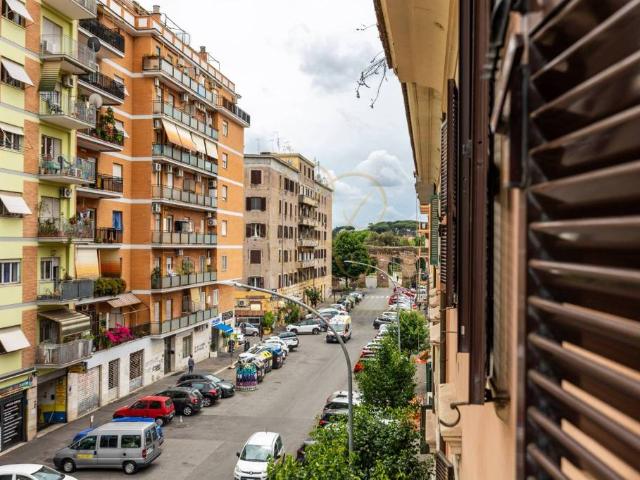 Quadrilocale in vendita a Roma via Carlo della Rocca, 42, Torpignattara