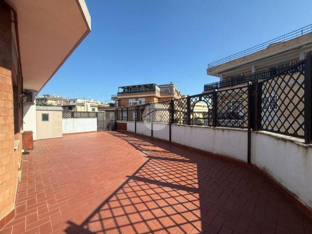 Attico in vendita a Roma via Carlo Dossi, 87, Talenti Monte Sacro