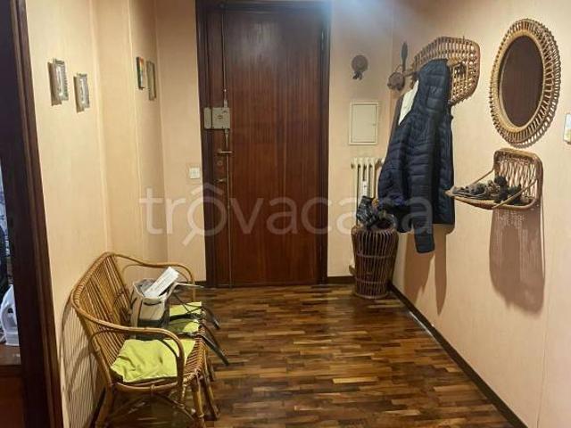 Quadrilocale in vendita a Roma via delle Gondole, Ostia Ponente