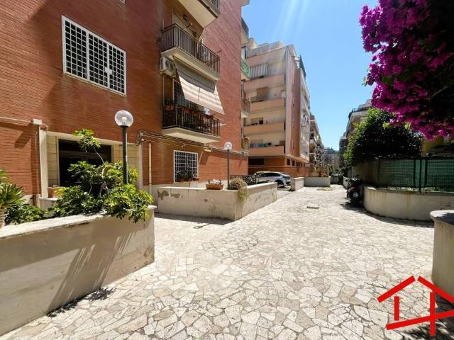 Quadrilocale in vendita a Roma via delle Triremi, Ostia Ponente