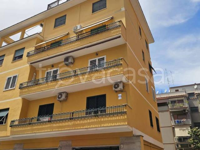 Quadrilocale in vendita a Roma via di Vigna Fabbri, Appio latino