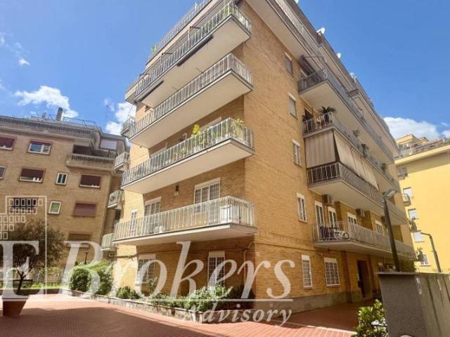 Quadrilocale in vendita a Roma via Edoardo Jenner, 94, Colli Portuensi Casaletto
