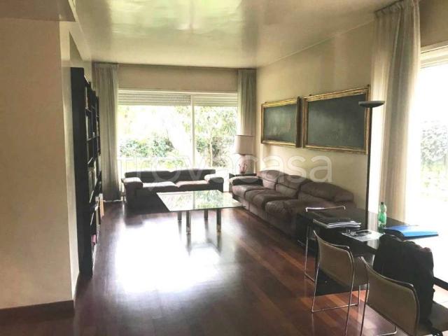 Quadrilocale in vendita a Roma via Emilio Repossi, Pietralata