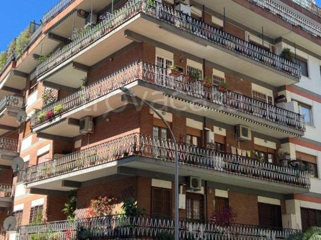 Quadrilocale in vendita a Roma via Festo Avieno, 37, Balduina