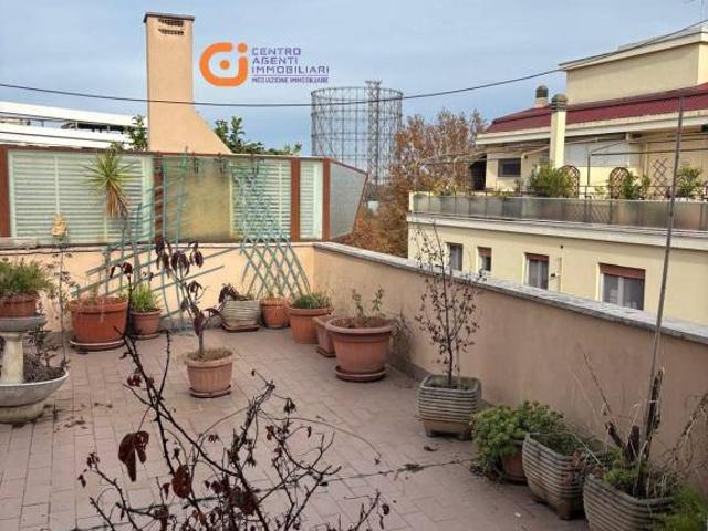 Quadrilocale in vendita a Roma via Guido Castelnuovo, Marconi