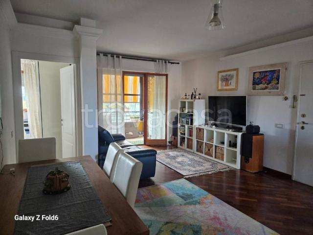 Quadrilocale in vendita a Roma via Gianfilippo Usellini, Acilia