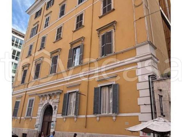Quadrilocale in vendita a Roma via Palestro, Castro Pretorio