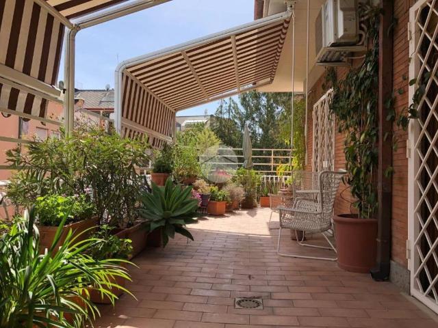 Quadrilocale in vendita a Roma via Renato Fucini, 246, Talenti Monte Sacro