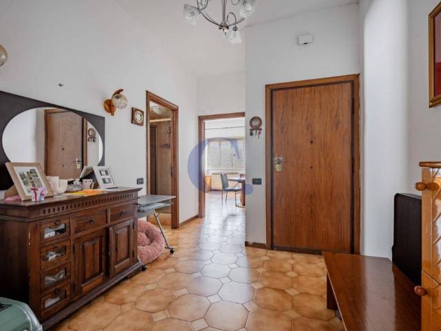 Quadrilocale in vendita a Roma via Treviglio, 66, Casalotti