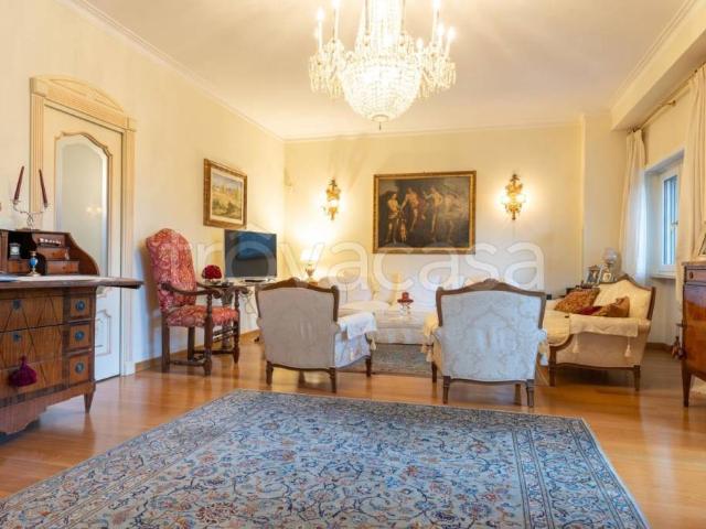 Quadrilocale in vendita a Roma viale del Poggio Fiorito, EUR
