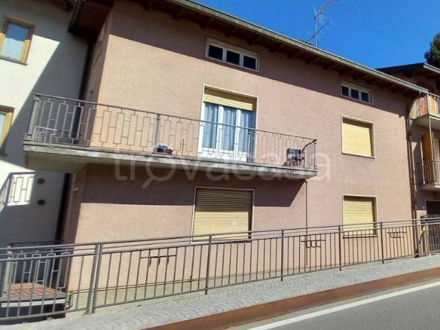 Quadrilocale in vendita a Rovetta via Arturo Tosi