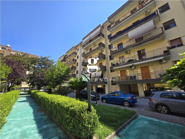 Quadrilocale in vendita a Salerno