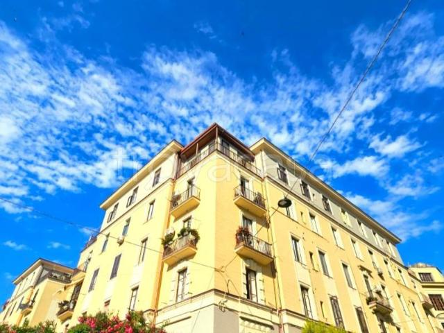 Quadrilocale in vendita a Salerno, Centro città