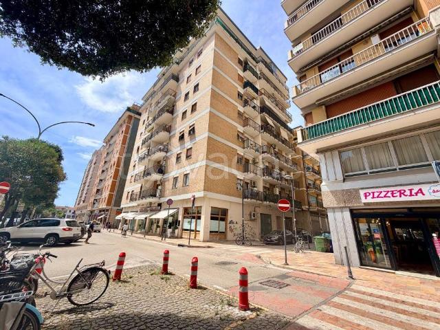 Quadrilocale in vendita a San Benedetto del Tronto via Campania, 100