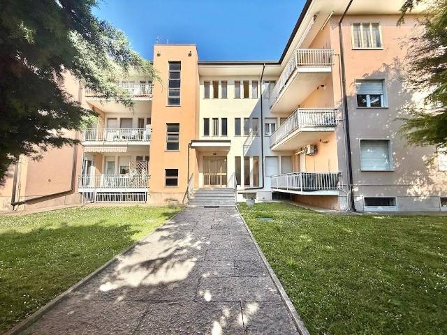 Quadrilocale in vendita a Sandrà, Castelnuovo del Garda