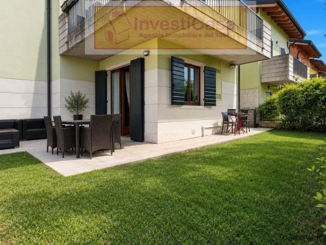 Quadrilocale in vendita a Sandrà, Castelnuovo del Garda