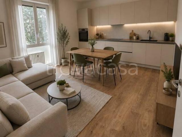 Quadrilocale in vendita a Saronno viale Prealpi, 44