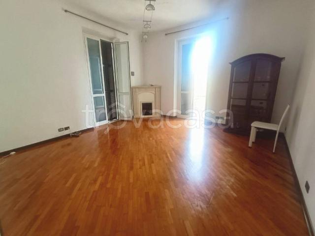 Quadrilocale in vendita a Savona via Giacomo Leopardi