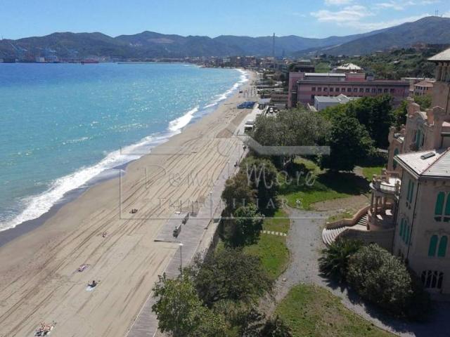 Quadrilocale in vendita a Savona via Nizza, 44