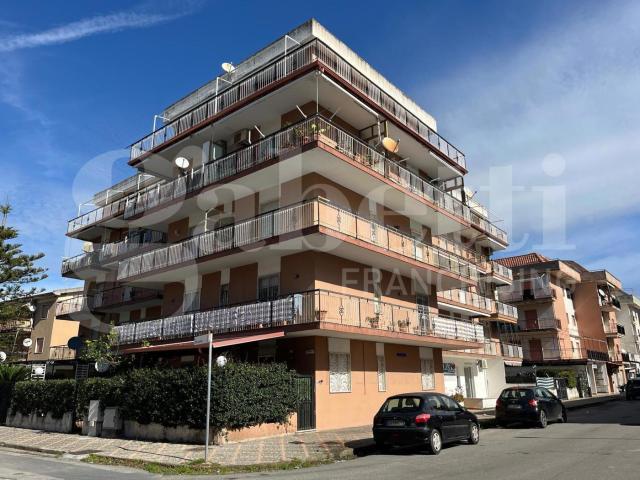 Quadrilocale in vendita a Scalea