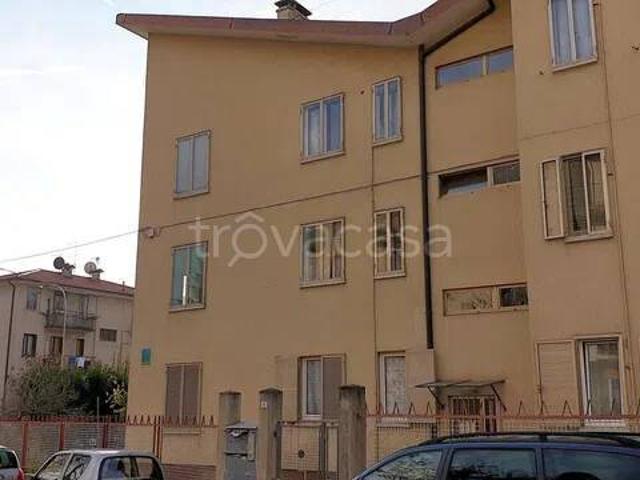 Quadrilocale in vendita a Schio via Giacomo Leopardi, 6