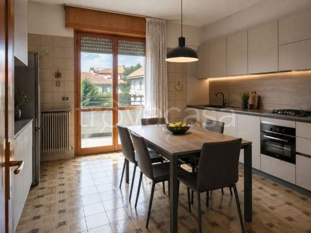 Quadrilocale in vendita a Schio via Priaforà