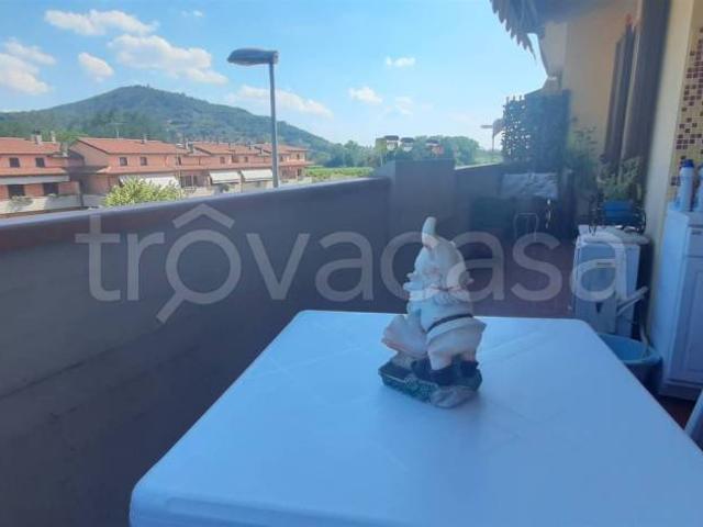 Quadrilocale in vendita a Serravalle Pistoiese, Ponte Di Serravalle