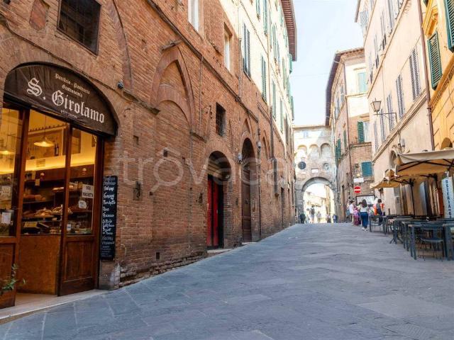 Quadrilocale in vendita a Siena via di Pantaneto, Piazza del Campo Duprè