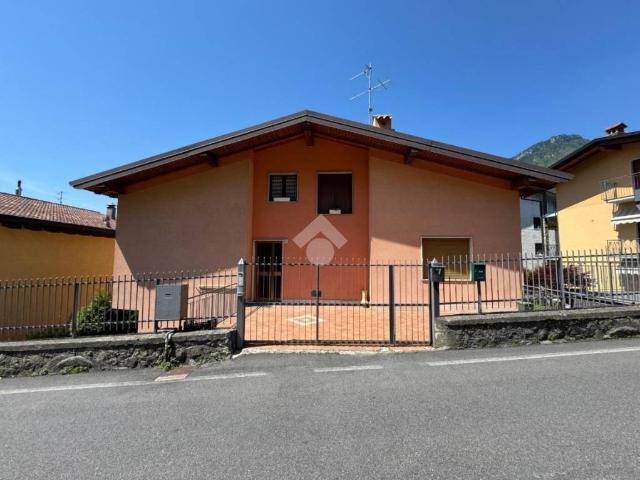 Quadrilocale in vendita a Sovere via Daniele Spada, 86