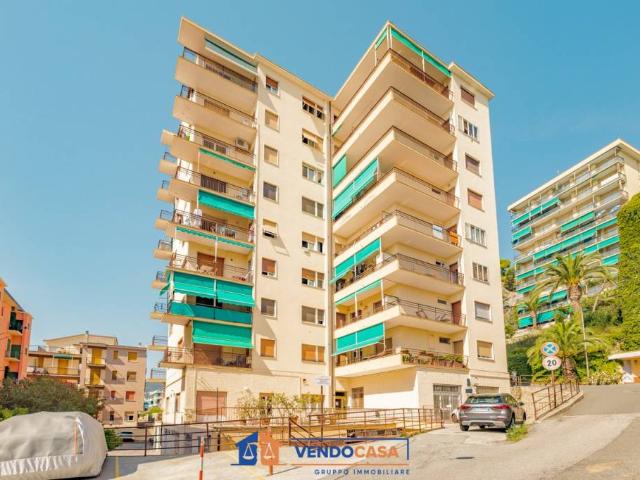 Quadrilocale in vendita a Spotorno via Costantino, 4