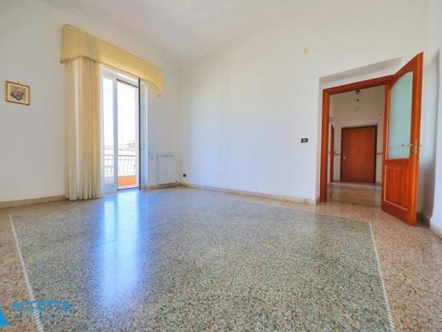 Quadrilocale in vendita a Taranto
