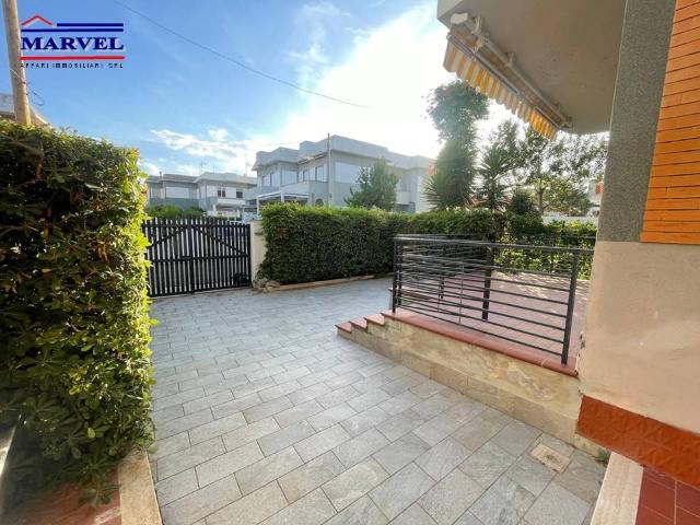 Quadrilocale in vendita a Tarquinia via delle Vele, Lido Di Tarquinia