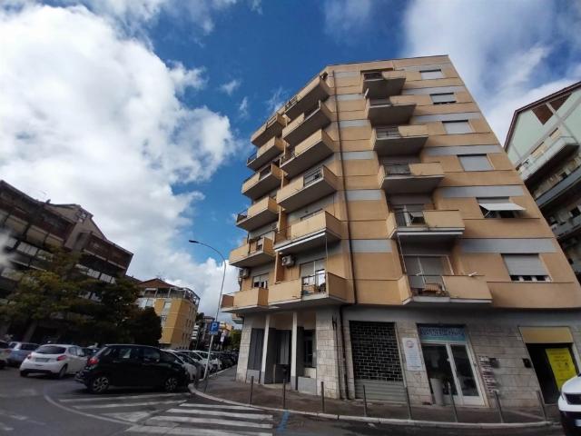 Quadrilocale in vendita a Terni, Centro città