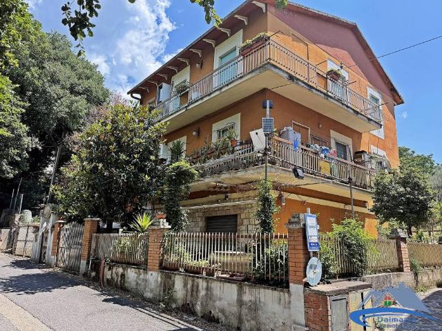 Quadrilocale in vendita a Terni strada Santa Giusta, 87, Tuillo