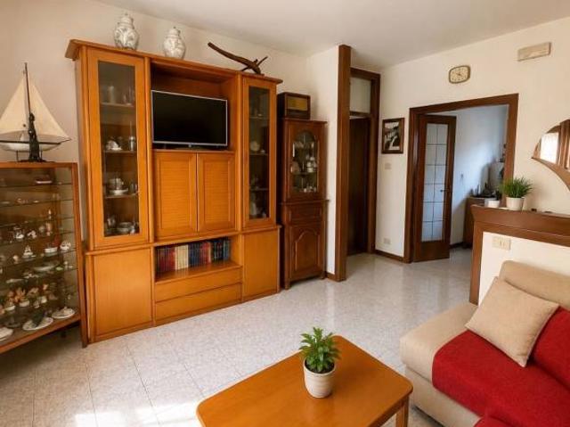 Quadrilocale in vendita a Tezze sul Brenta via Iolanda, 90, Belvedere