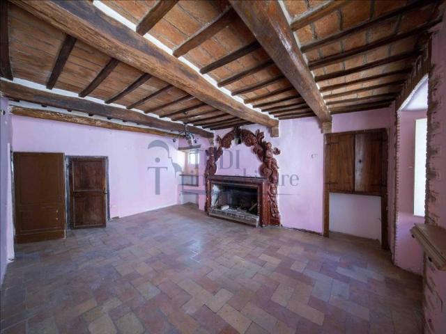 Quadrilocale in vendita a Todi