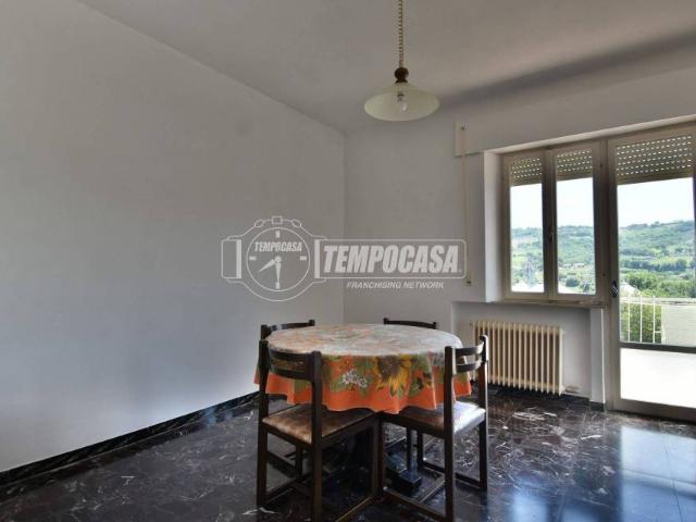 Quadrilocale in vendita a Tolentino via Nazionale