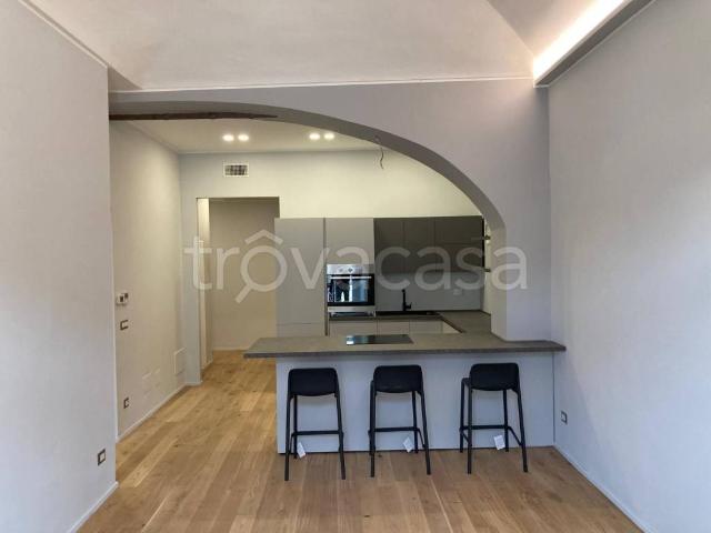 Quadrilocale in vendita a Torino via Cigliano, Vanchiglietta