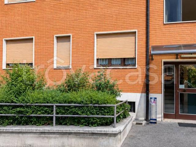 Quadrilocale in vendita a Torino via Andrea Paris, 8, Barriera di Lanzo