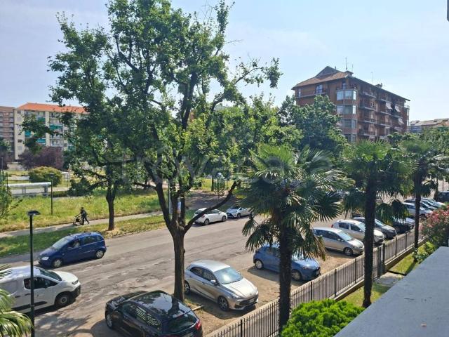 Quadrilocale in vendita a Torino via Bernardo De Canal, Mirafiori Nord