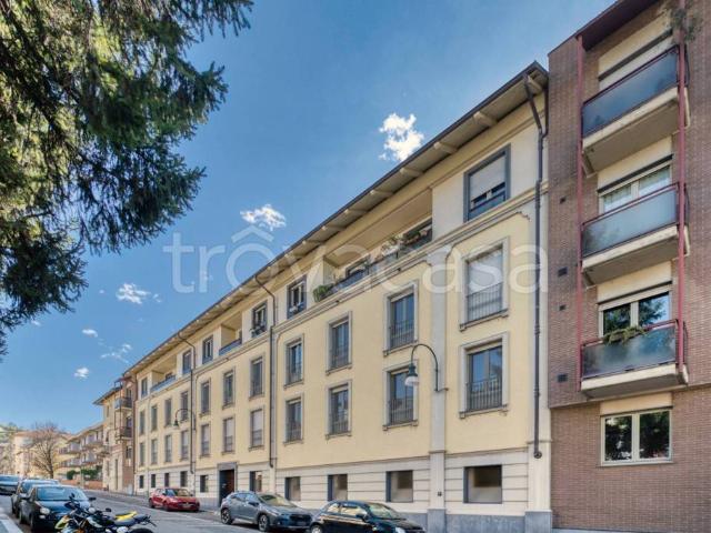 Quadrilocale in vendita a Torino via Ferrante Aporti, 6, Gran Madre Crimea